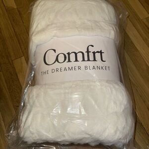 Comfort Luxurious Cream Blanket